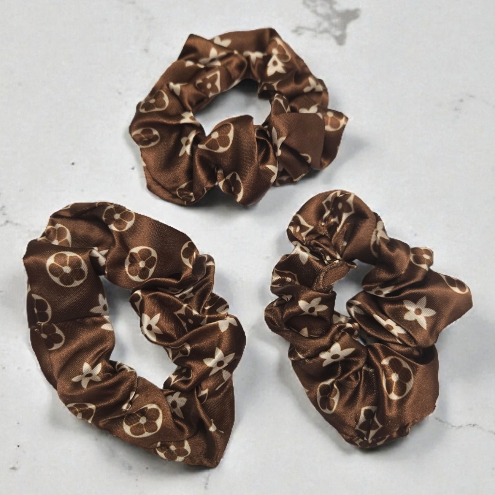🔥LUX SCRUNCHIES🔥 - Picture 2 of 3